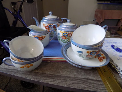 Vintage JAPAN maple wear Tea Set  pitcher  lid sugar bowl,creamer, 4 saucers