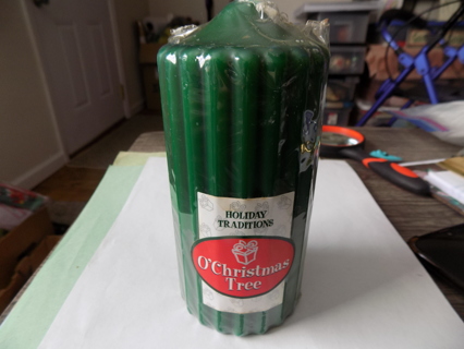 NIP Green O Christmas Tree ribbed pillar candle 6 tall 3 round scented