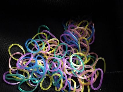 **MORE PRETTY RAINBOW LOOM ELASTIC BANDS**