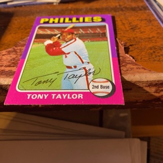 1975 topps tony Taylor baseball card 