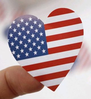 ➡️⭕(2) 1.5" AMERICAN FLAG HEART STICKERS!!