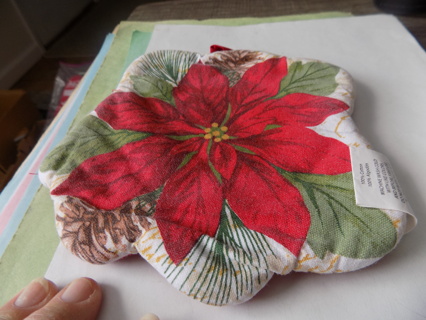 Christmas pot holder large red quilted poinsettia