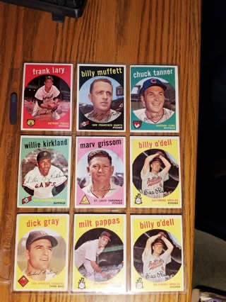 9 - LOT - 1959 TOPPS. VARIOUS CONDITION. READ