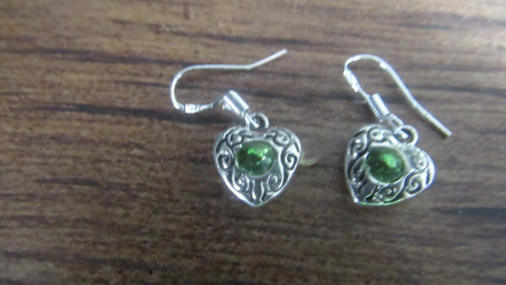 EARRING GREEN STONE