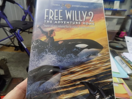 Vintage Free Willy 2 VHS Tape Warner/Brotehrs The Adventure home Entertainment