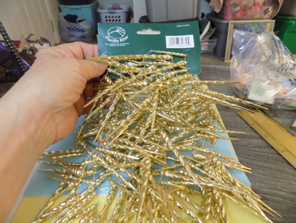 NIP Golden icicle garland