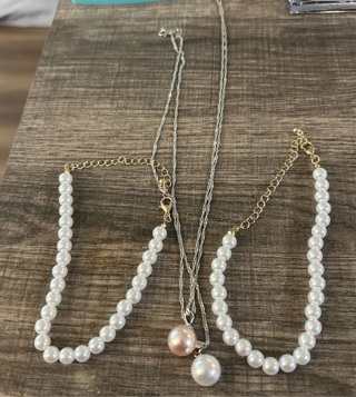 Pearls necklaces and bracelets 