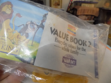 Vintage Burger Kings Kids Meal toy MIP Disney Crouching Simba of Lion King & value book