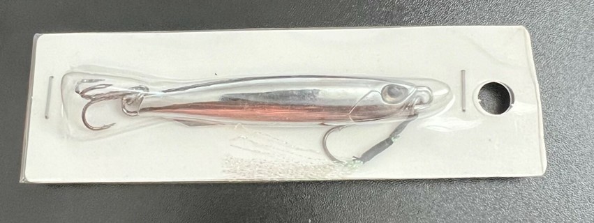 Attention Anglers! Catch More than crabs with This Shiny Mackerel Style Jig!