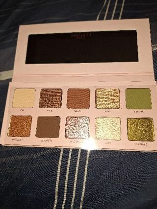 Wander Beauty eyeshadow palette