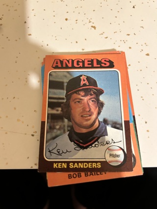 1975 topps ken sanders