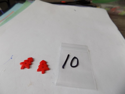 Red plastic tree shape buttons 3/4 inch # 10