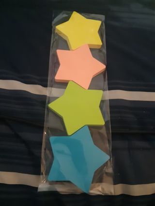 4 stars post it notes