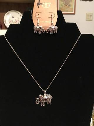 NEW ✨ Elephant Necklace and Earrings Set