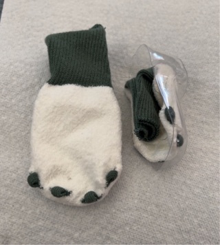 Brand New Pair of Dinosaur Claw Green Slipper Socks For Baby Size Small - Adorable! 