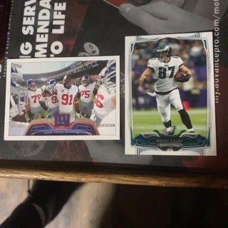 2 Football Trading Cards 