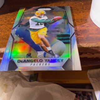 2017 panini prizm Deangelo yancey rookie football card 