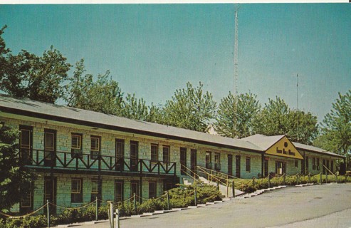 Vintage Unused Postcard: f: East Hill Motel, Seward, Nebraska