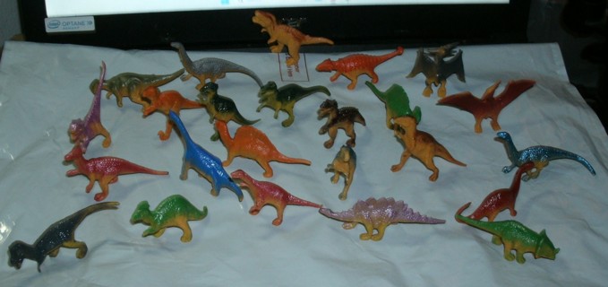 24 mini dinosaur figures
