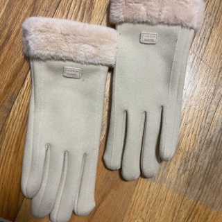 BN Pair of Furry Gloves. # 08