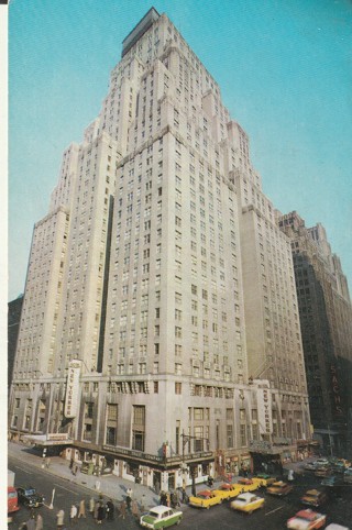 Vintage Unused Postcard: c: Hotel New Yorker, Skyscraper Hotel, NYC, NY