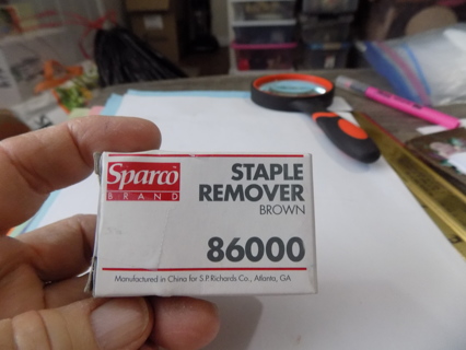 Sparco Staple Remover brown NIP Model 8600