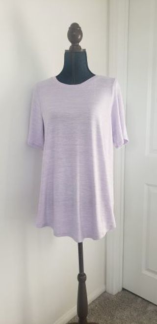 LADIES LUXE TEE SHIRT SHORT SLEEVE SZ. XL VIOLET COLOR. BNWT FREE SHIPPING.