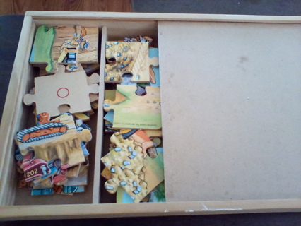4 Puzzles in Wooden Box: EUC