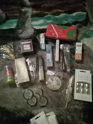 29pc beauty lot as shown in picture plus more