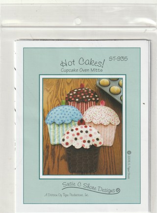 NIP Sewing Pattern and Directions:  Hot Cakes Cupcake Oven Mitts