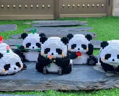 PANDA 5 SETS OF PANDAS LEGO SET BNIP