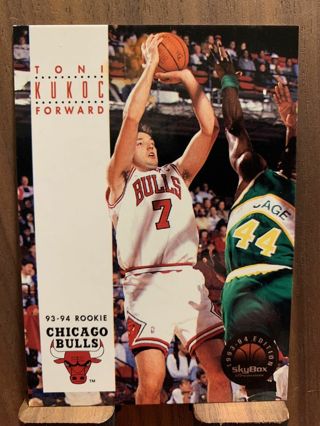 TONI KUKOC 1993-94 SKYBOX PREMIUM #207 ROOKIE