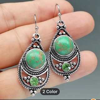 Brand new dangling earrings they’re beautiful