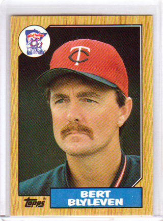 Bert Blyleven, 1987 Topps Card #25. Minnesota Twins, HOFr, (L3)