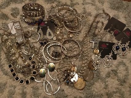 JEWELRY LOT, SPARKLES, RINGS, LOTS OF THINGS!