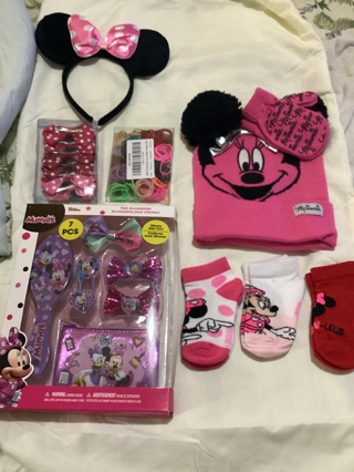 Girls Minnie Mouse Hat Set and Hair Accessories 