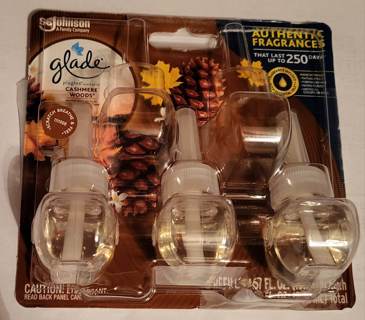 GLADE PLUGINS 3 REFILLS CASHMERE WOODS - NEW - FREE SHPPING!!