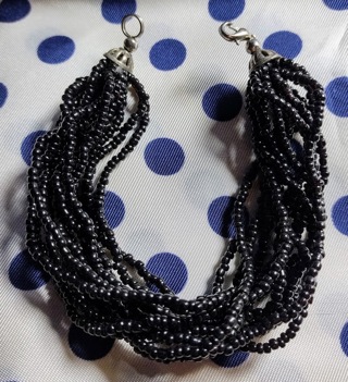 BRACELET NATURAL BLACK CORAL 7.5 INCHES LONG A REAL BEAUTY AND IT'S OLD INVENTORY BUT BRAND NEW.