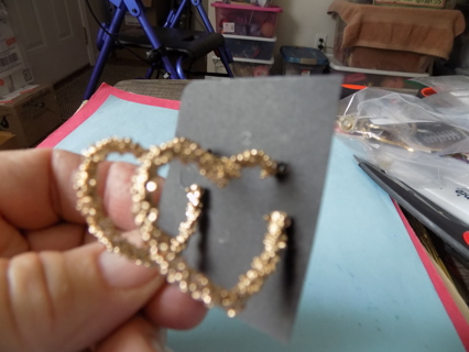 Earrings, post goldtone twisted heart shape hoops