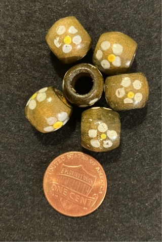 6 Wood Flower Beads