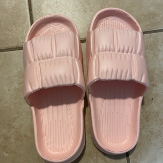 BN Lightweight Indoor Outdoor Slippers .