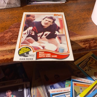 1982 topps 1981 record breaker Dan Ross football card 