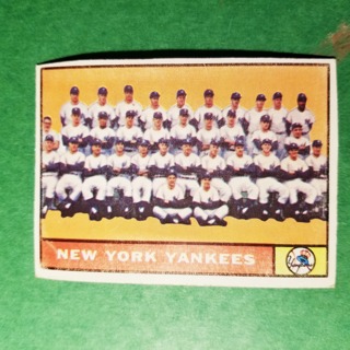 1961 - TOPPS BASEBALL CARD NO. 228 - NEW YORK TEAM - YANKEES