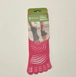 New Gaiam Yoga Socks Dark pink Womens/Ladies show size 5 - 10 All Grip No Slip