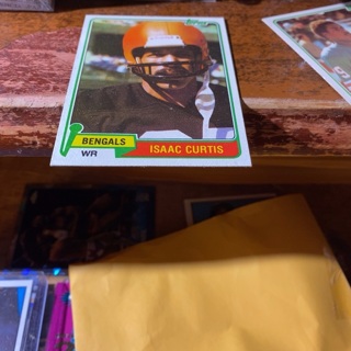 1981 topps Isaac Curtis football card 