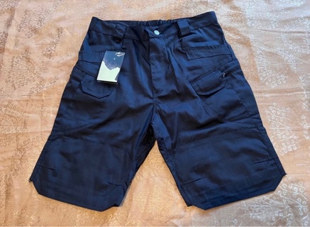 Outdoor Equipment Black Cargo Shorts Size Medium