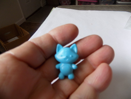 1 inch solid blue cat figure