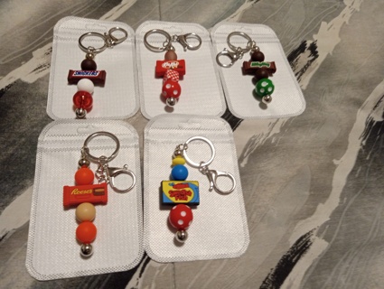 5 New Candy Logo Keychains - kit Kat - Reese's - Milky Way 