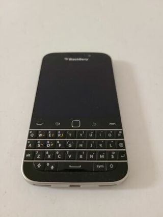 BlackBerry Classic Q20 SQC100-2 16GB AT&T GSM 4G LTE Keyboard Smartphone