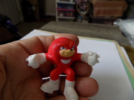 2 inch tall hard plastic red Knuckles of Sonicthe Hedgehog toy